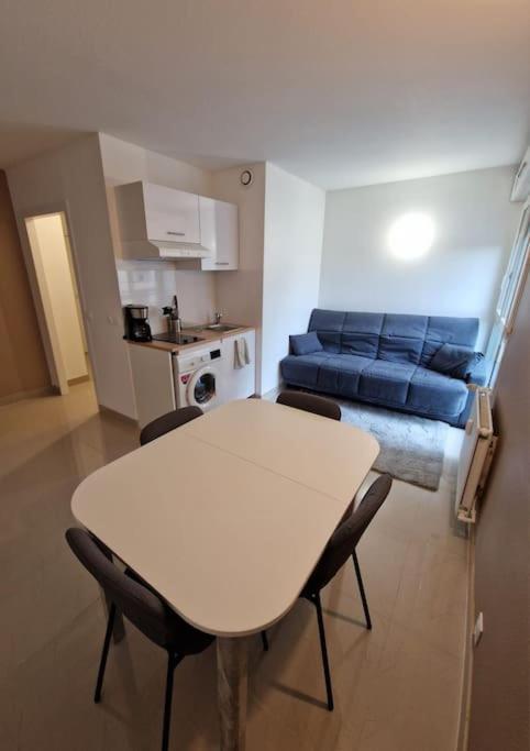 Residence Du Grand Stade Saint-Denis  Buitenkant foto
