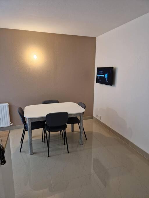 Residence Du Grand Stade Saint-Denis  Buitenkant foto